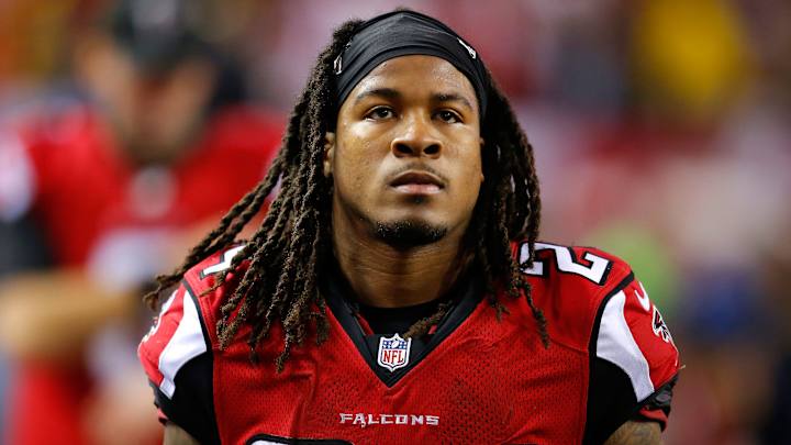 Devonta Freeman’s Extension With Falcons Makes Him NFL’s Highest-Paid Running Back Devonta Freeman’s Extension With Falcons Makes Him NFL’s Highest-Paid Running Back
