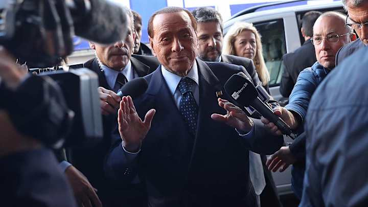 After long delay, Berlusconi finalizes sale of AC Milan to Chinese consortium