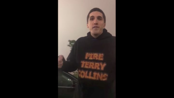 Watch: Mets fan wearing 'Fire Terry Collins' t-shirt kicked out of Citi Field