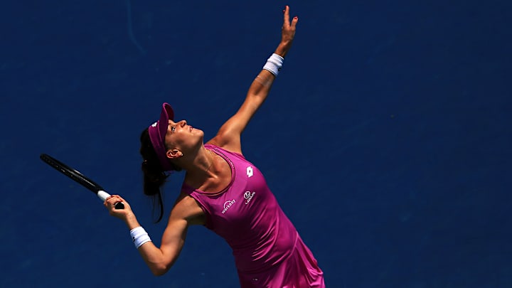 Top-seeded Radwanska Survives Comeback, Edges Bouchard at Connecticut Open