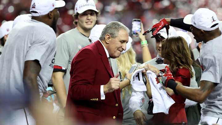 Falcons owner Arthur Blank is bringing every team employee to the Super Bowl