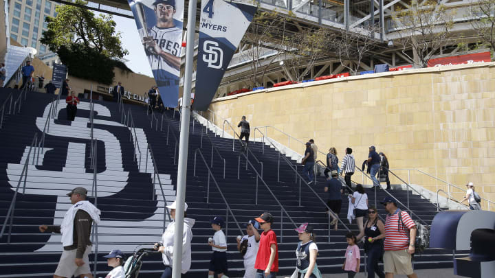 Fan struck by bat at Padres game