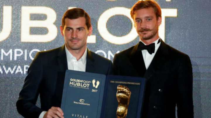 Iker Casillas, premiado con el Golden Foot 2017 por delante de Messi y Ronaldo