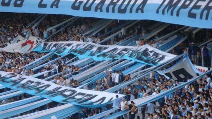 COBARDES | La barra de Racing asaltó un micro en el que viajaban juveniles de Huracán