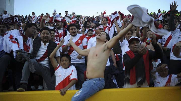 VIDEO: Peru Fans Go Berserk at a Funeral Celebrate 2-1 World Cup Qualifying Victory Over Ecuador
