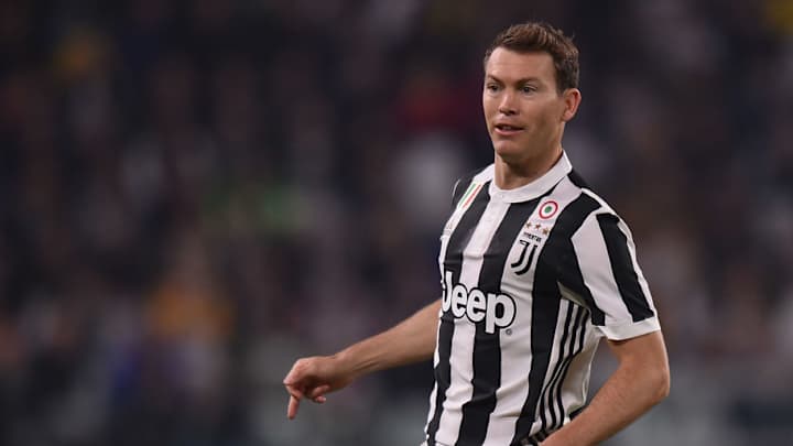 Juventus Defender Stephan Lichtsteiner to Leave Club in January After Disappointing Performances