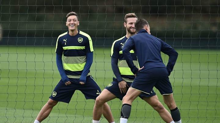 Arsene Wenger Reveals Mesut Ozil and Laurent Koscielny Close to Returning From Injury