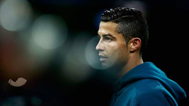 COMO UN NIÑO | El curioso gesto de CR7 en el himno de la Champions que está revolucionando las redes