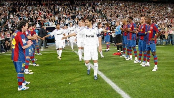 ¿Debería hacerle el Barça el pasillo de campeones al Madrid en el Clásico?