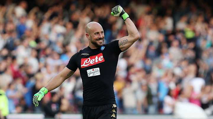 Napoli Offer Manchester City Target Pepe Reina New Contract as Bravo Future in Question