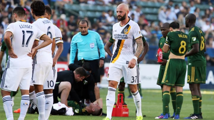 MLS won't suspend Portland's Chara, Guzman for diving vs. Galaxy
