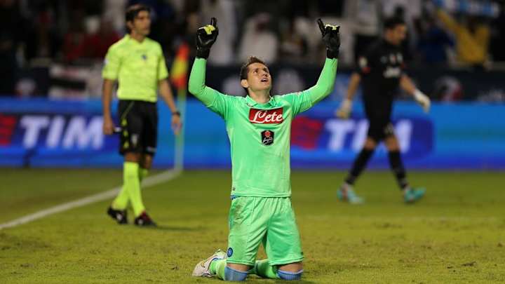 Newcastle Boss Rafa Benitez Takes Goalkeeper Search to Italy With Move Lined Up for Napoli Stopper Newcastle Boss Rafa Benitez Takes Goalkeeper Search to Italy With Move Lined Up for Napoli Stopper