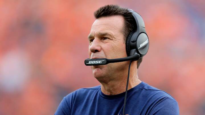 Broncos head coach Gary Kubiak resigns
