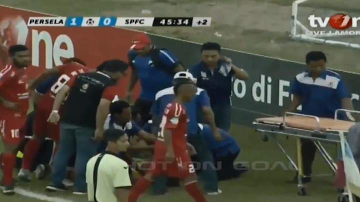 Goalkeeper in Indonesia Dies After Horrific Collision With Teammate Goalkeeper in Indonesia Dies After Horrific Collision With Teammate
