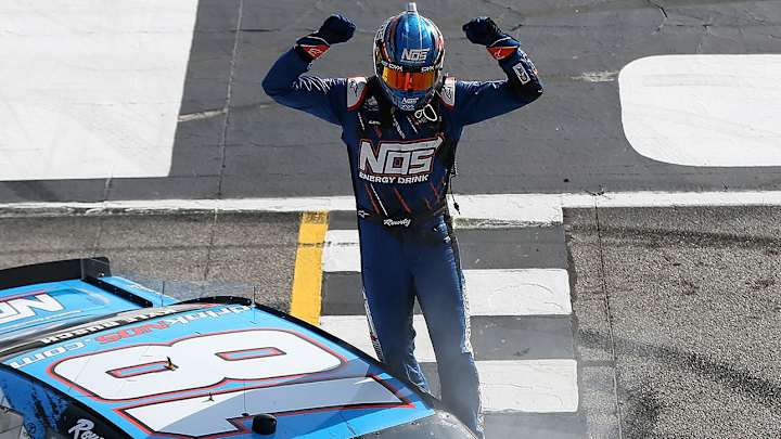 Kyle Busch wins Atlanta Xfinity race for 2nd year in a row