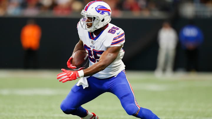 Bills TE Charles Clay Carted To the Locker Room With Knee Injury