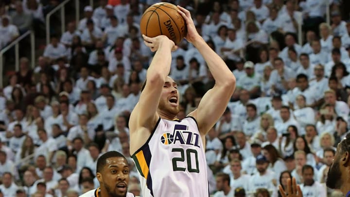 Gordon Hayward leaves Game 4 due to food poisoning, does not return Gordon Hayward leaves Game 4 due to food poisoning, does not return