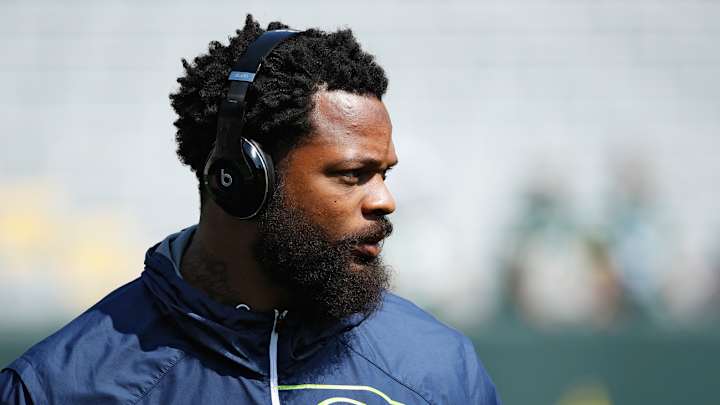 4 Downs: Michael Bennett Case is Complicated; Patriots Offseason Signing is Questioned