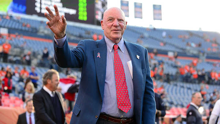 Texans, Cowboys donate $1 million To Help Hurricane Harvey Relief Efforts Texans, Cowboys donate $1 million To Help Hurricane Harvey Relief Efforts