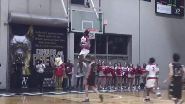 Zion Williamson made this in-game 360 windmill dunk look way too easy Zion Williamson made this in-game 360 windmill dunk look way too easy