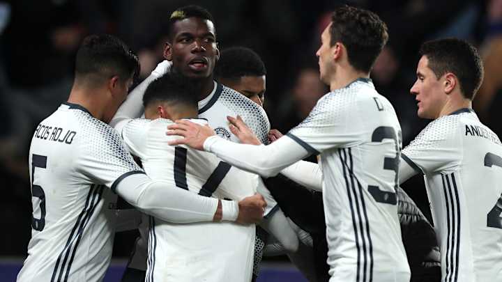 Manchester United reaches League Cup final despite second-leg loss to Hull