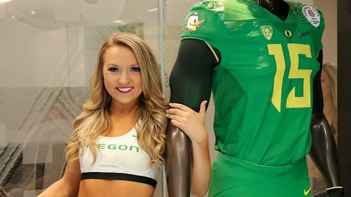 Cheerleader of the Week: Chloe