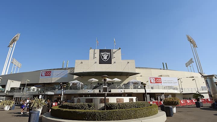 Oakland stadium landlord prefers Raiders leave by 2019 Oakland stadium landlord prefers Raiders leave by 2019