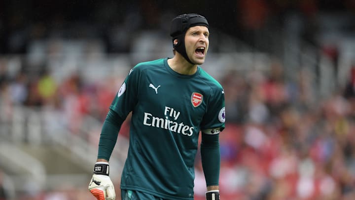 Stats Show That Arsenal Goalkeeper Petr Cech Has 1 Giant Weakness in His Game