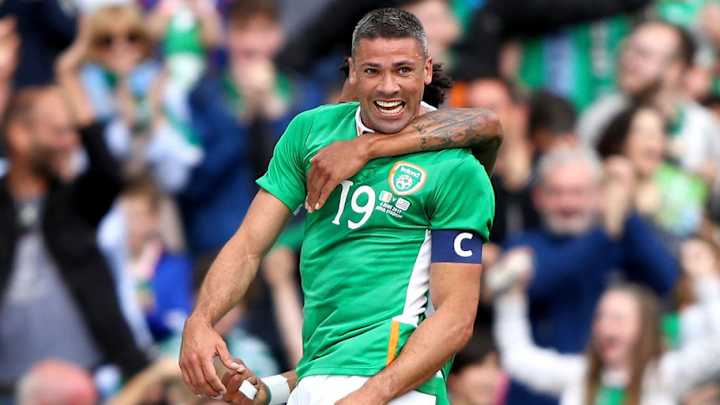 Burnley's Jonathan Walters Ruled Out Until 'at Least' Christmas After Recurring Knee Trouble Burnley's Jonathan Walters Ruled Out Until 'at Least' Christmas After Recurring Knee Trouble