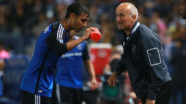 Earthquakes fire coach Dominic Kinnear, promote ex-player Chris Leitch