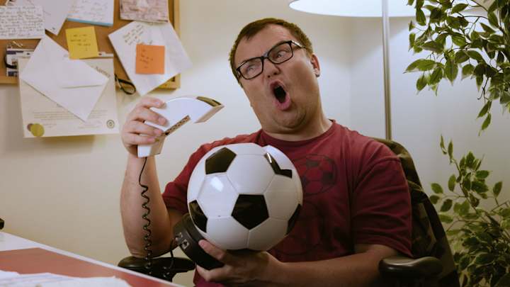 Sports Illustrated's classic football phone gets spoofed in new ad for Howler