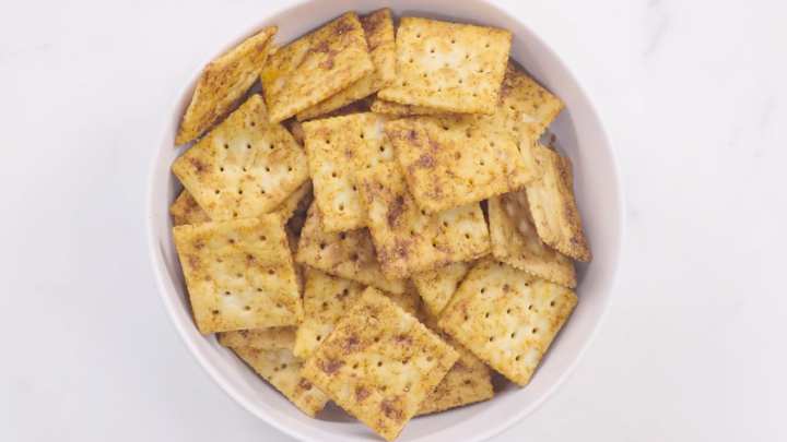 Spicy Parmesan Crackers