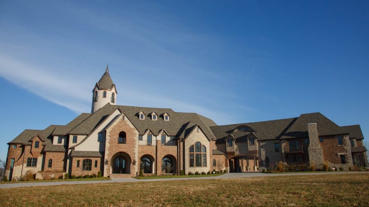 Cole Hamels Donates $10 Million Missouri Mansion to Camp for Special Needs Children
