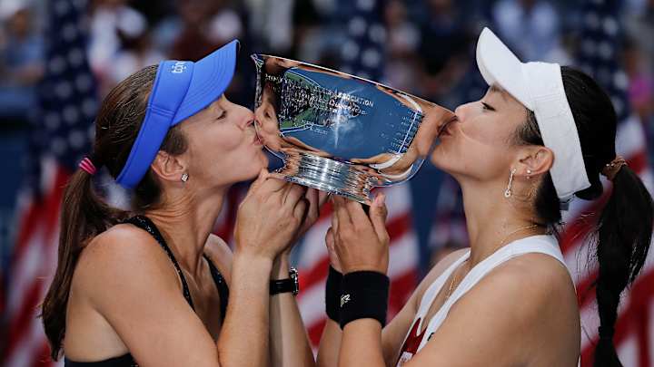 Hingis Earns 25th Grand Slam Title with U.S. Open Women's Doubles Win