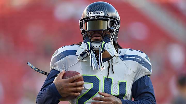 Report: Raiders 'strongly considering' acquiring Marshawn Lynch