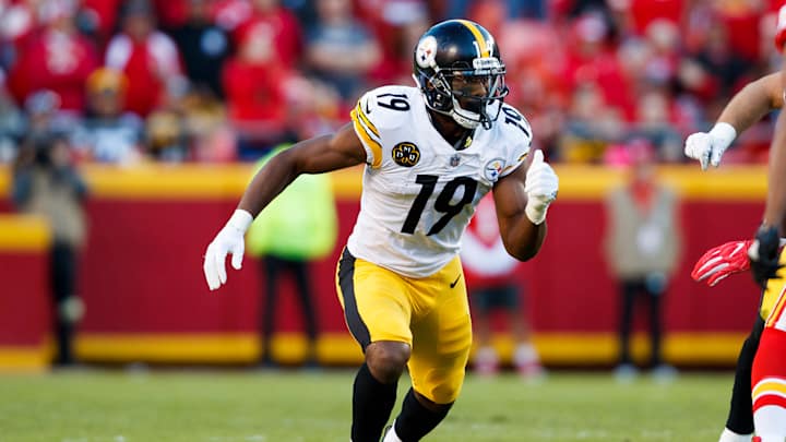 JuJu Smith-Schuster is Too Smart to Fall for the Mia Khalifa Trap