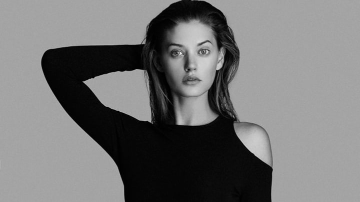 Wednesday's Hot Clicks: Jenna Kelly; The NBA Is Finally Back, and It's Back Big