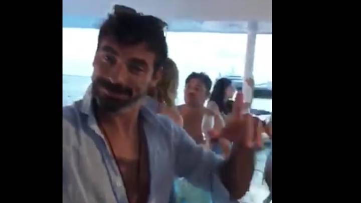 VIDEO: Drunk Ezequiel Lavezzi Enjoys Himself on Extravagant Yacht