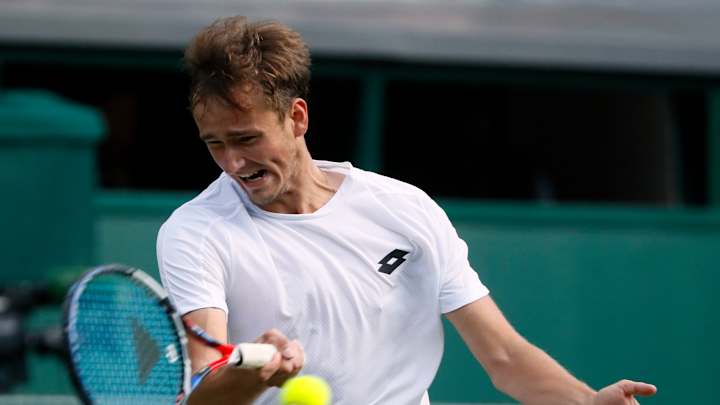 Medvedev tosses coins at umpire after Wimbledon loss Medvedev tosses coins at umpire after Wimbledon loss