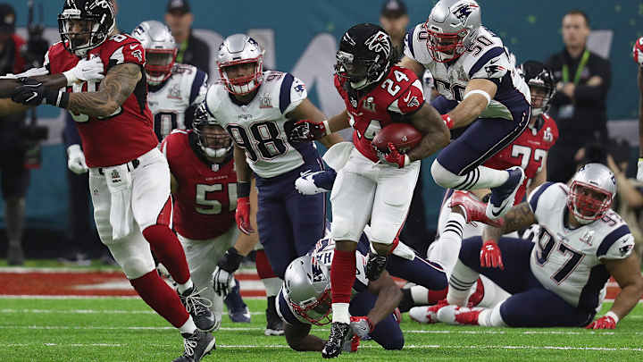Who scored first in the Super Bowl? Watch Devonta Freeman open scoring with TD run