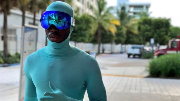 Watch: The Freeze loses race to fan at MLB All-Star Game