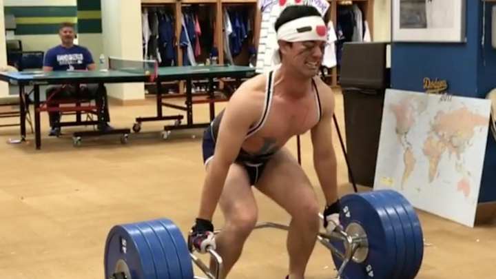Kenta Maeda’s interpreter lifting 405 pounds is the least interesting thing about this video Kenta Maeda’s interpreter lifting 405 pounds is the least interesting thing about this video