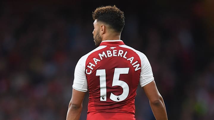 Liverpool Agrees With Arsenal on £35M Fee to Sign Alex Oxlade-Chamberlain Liverpool Agrees With Arsenal on £35M Fee to Sign Alex Oxlade-Chamberlain