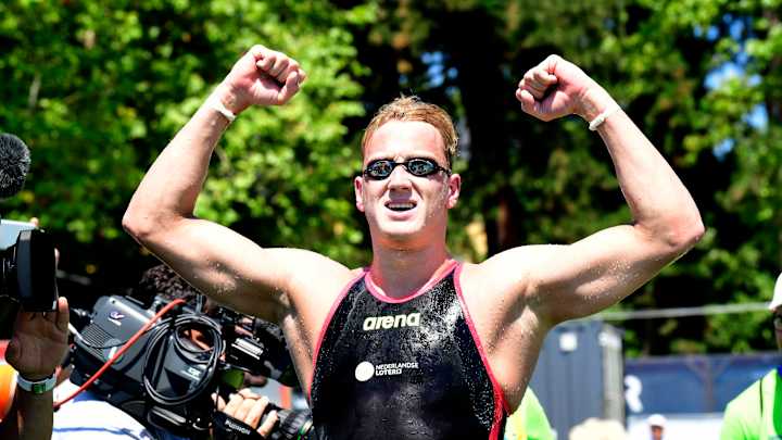 Russian team claims gold in synchronized swimming again