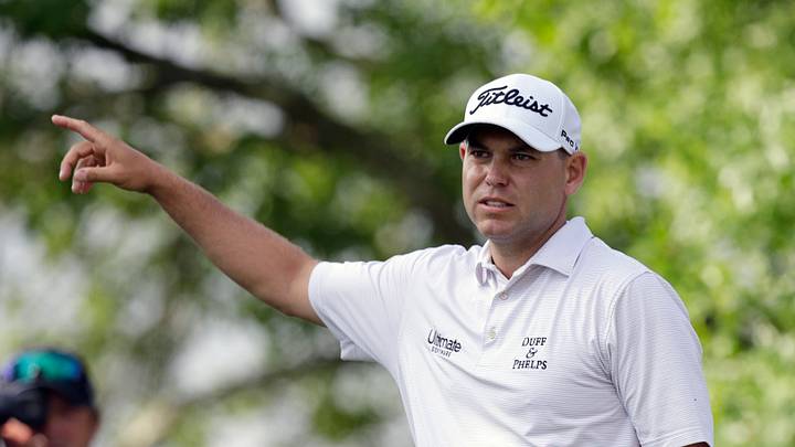 Johnson, Rahm win to set up powerful title match