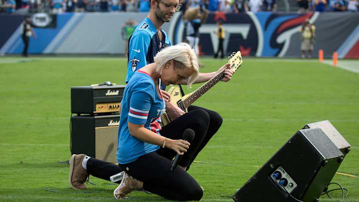 Singer Who Knelt Following National Anthem Says She's Recieved Death Threats