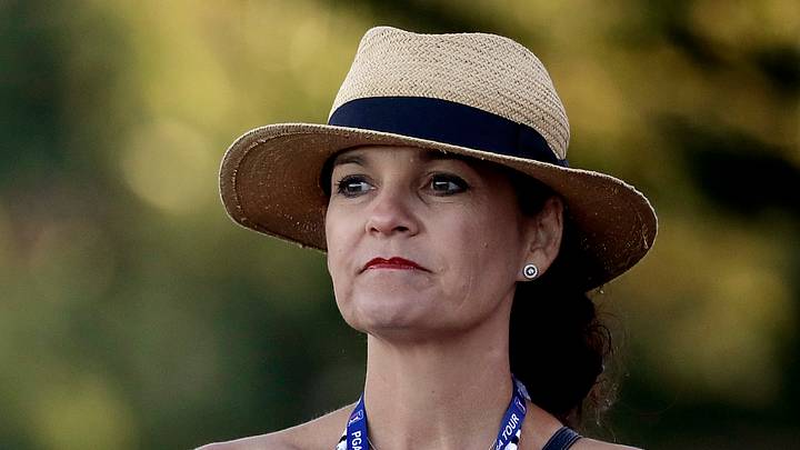Blind date for Pampling leads to wife, mother, psychologist