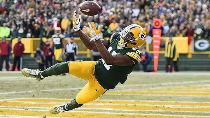 Report: Packers' Davante Adams Signs 4-Year Extension Worth $58M Report: Packers' Davante Adams Signs 4-Year Extension Worth $58M