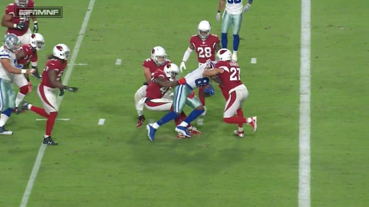 Video: Dez Bryant Forces His Way Through a Gang of Tacklers to Score Video: Dez Bryant Forces His Way Through a Gang of Tacklers to Score