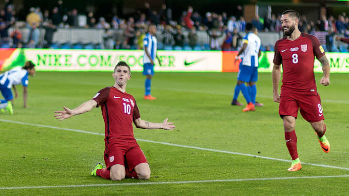 Tim Howard marvels at Christian Pulisic's ability to thrive on big stages at young age